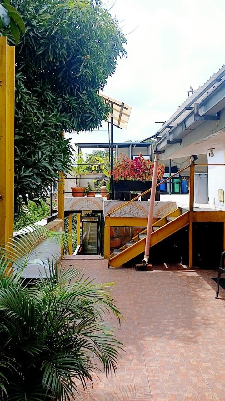Casa Amarilla Hostel - กาลี ภายนอก รูปภาพ