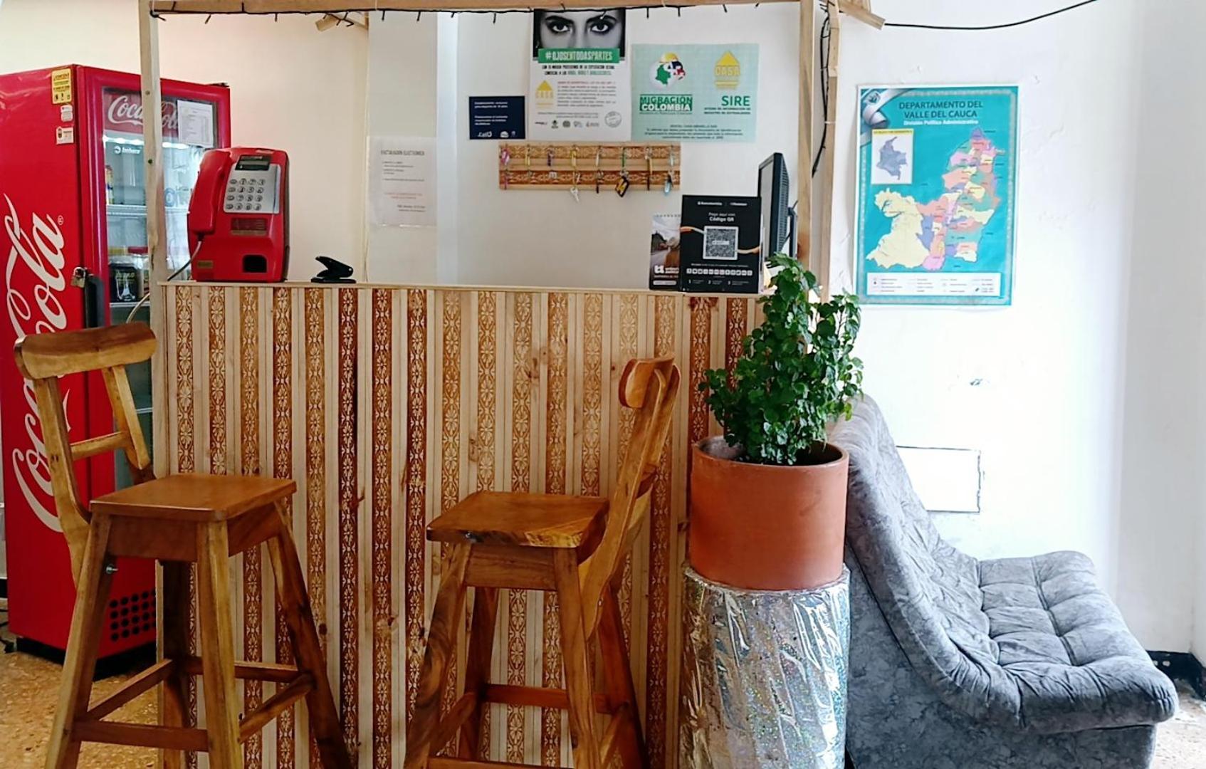 Casa Amarilla Hostel - กาลี ภายนอก รูปภาพ